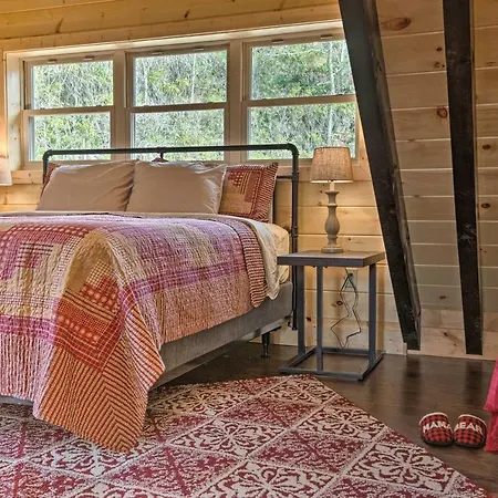Hilltop Cabin On 5 Acres With Hot Tub And Waterfall! Bryson City Exterior photo