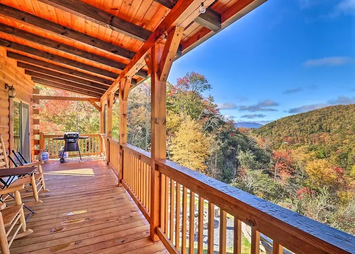 Hilltop Cabin On 5 Acres With Hot Tub And Waterfall!