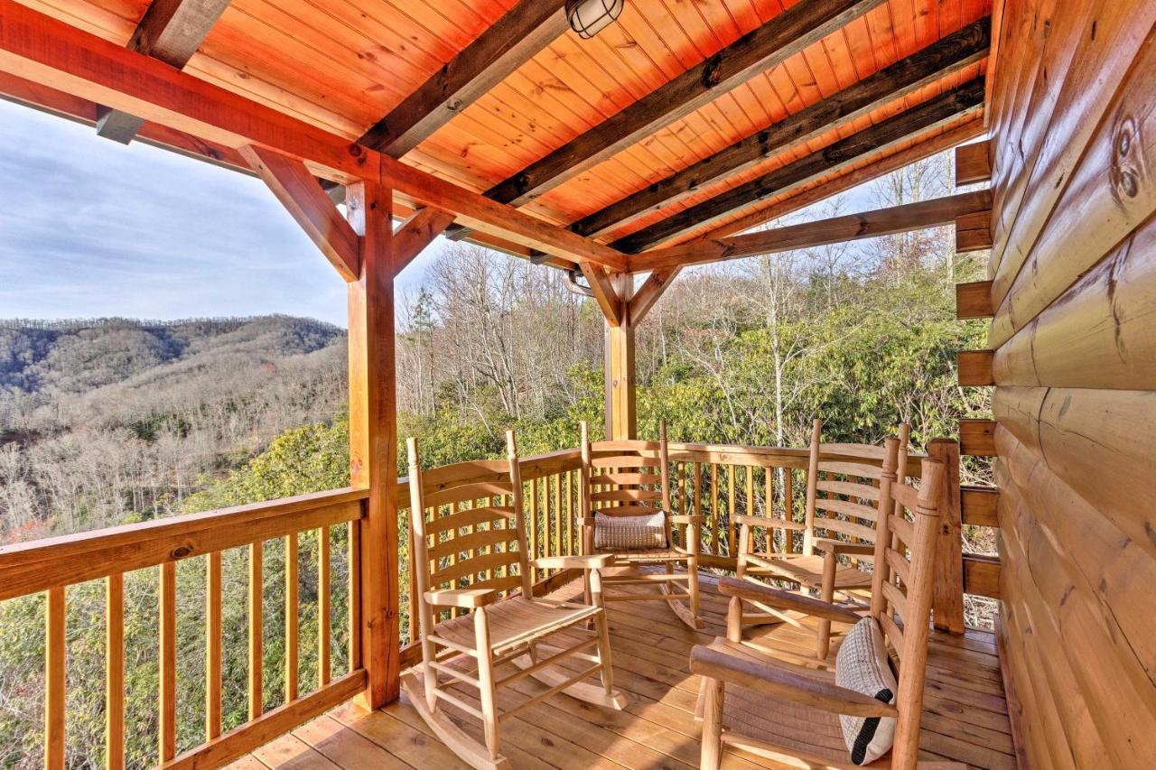 Holiday home Hilltop On 5 Acres With Hot Tub And Waterfall!