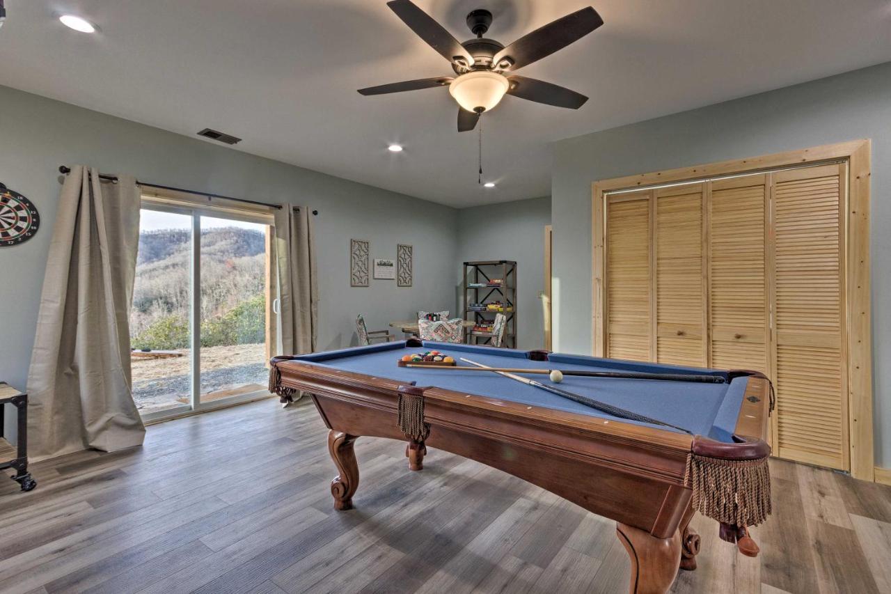 Hilltop On 5 Acres With Hot Tub And Waterfall!