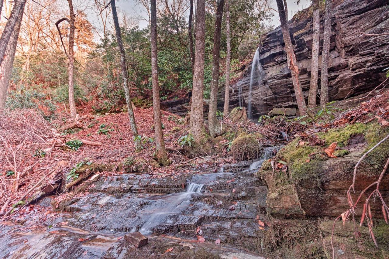 Holiday home Hilltop On 5 Acres With Hot Tub And Waterfall! *