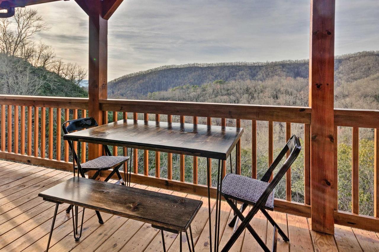 Holiday home Hilltop On 5 Acres With Hot Tub And Waterfall!