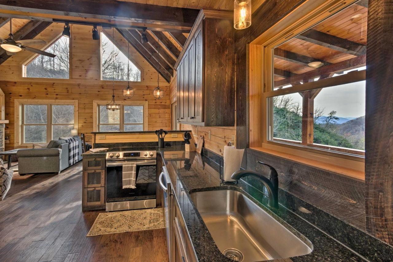 Hilltop On 5 Acres With Hot Tub And Waterfall! * Bryson City