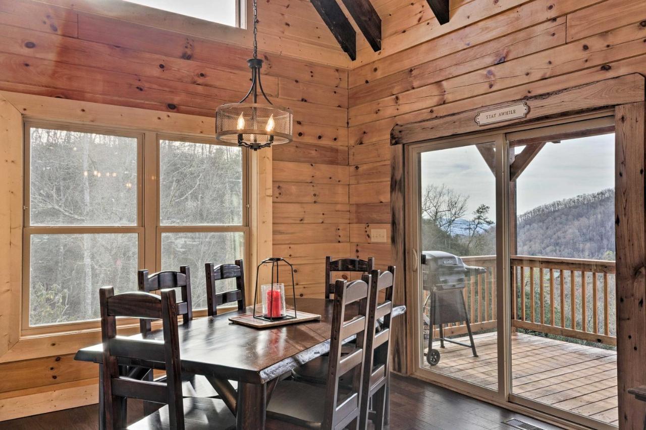 Holiday home Hilltop On 5 Acres With Hot Tub And Waterfall!